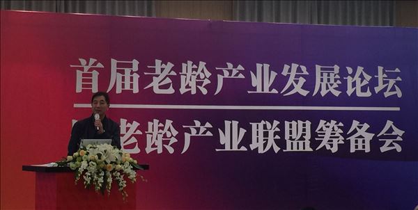 四川省生命关怀协会秘书长周鸿运.jpg